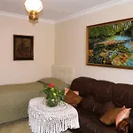 Leon Bed and Breakfast 3*