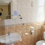 Leon Bed and Breakfast 3*