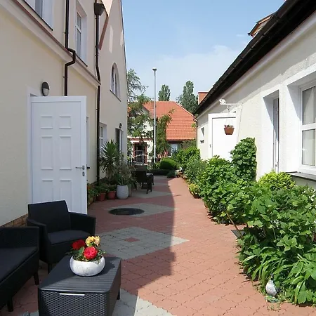 Leon Bed & Breakfast Hel