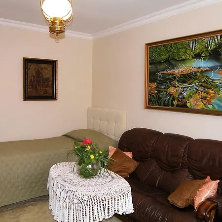 Leon Oda ve Kahvaltı 3*