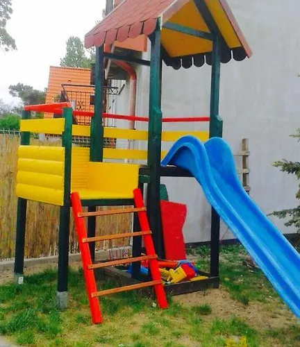 Leon Nocleg ze śniadaniem 3*