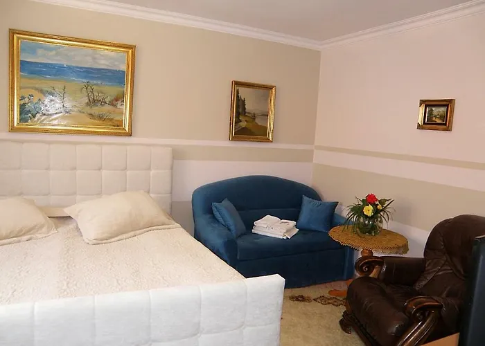 Leon Bed & Breakfast 3*