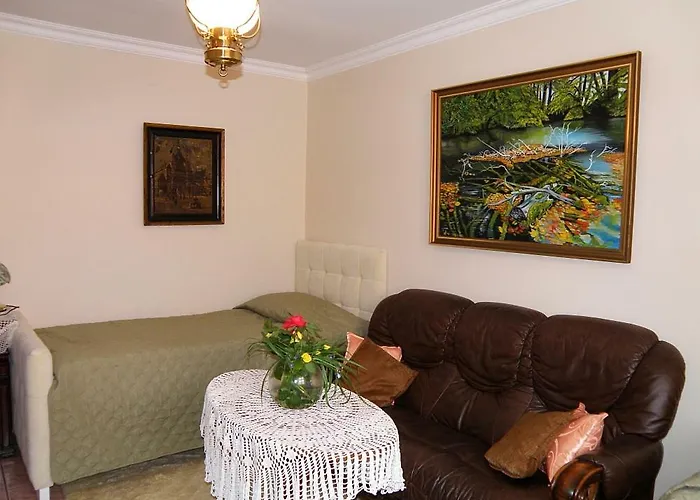 Leon Bed & Breakfast 3*