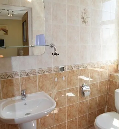 Leon Bed & Breakfast 3*